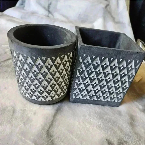 Accent Holders - Picture 3 of 9